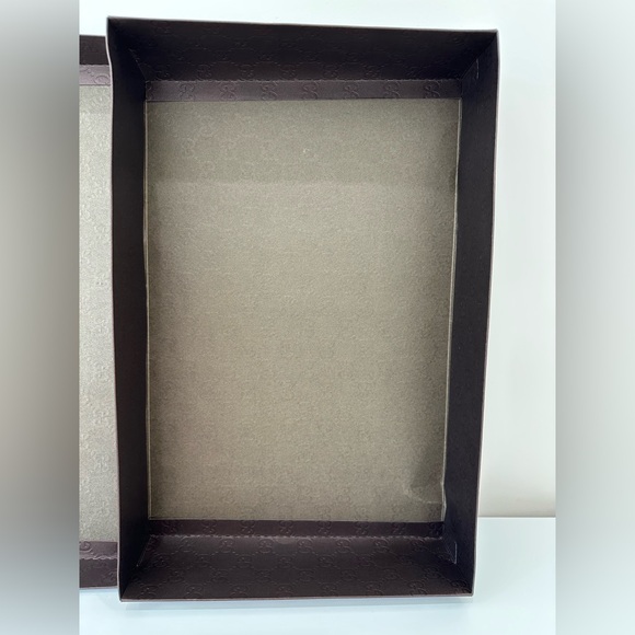 Gucci Brown Gift Box (with minor flows) & Ribbon| 15x9.75x2.75 inches - Picture 6 of 12